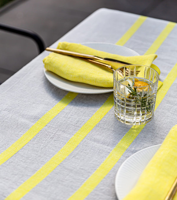 Yellow napkins in 100% washed linen