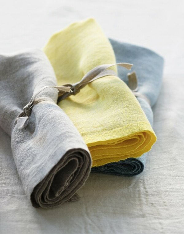Yellow napkins in 100% washed linen