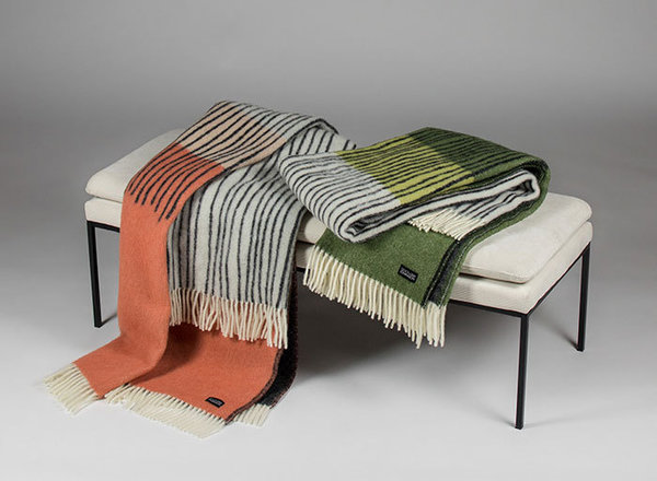 Stilvolle Wolldecke im modernen Design "Draw grün"